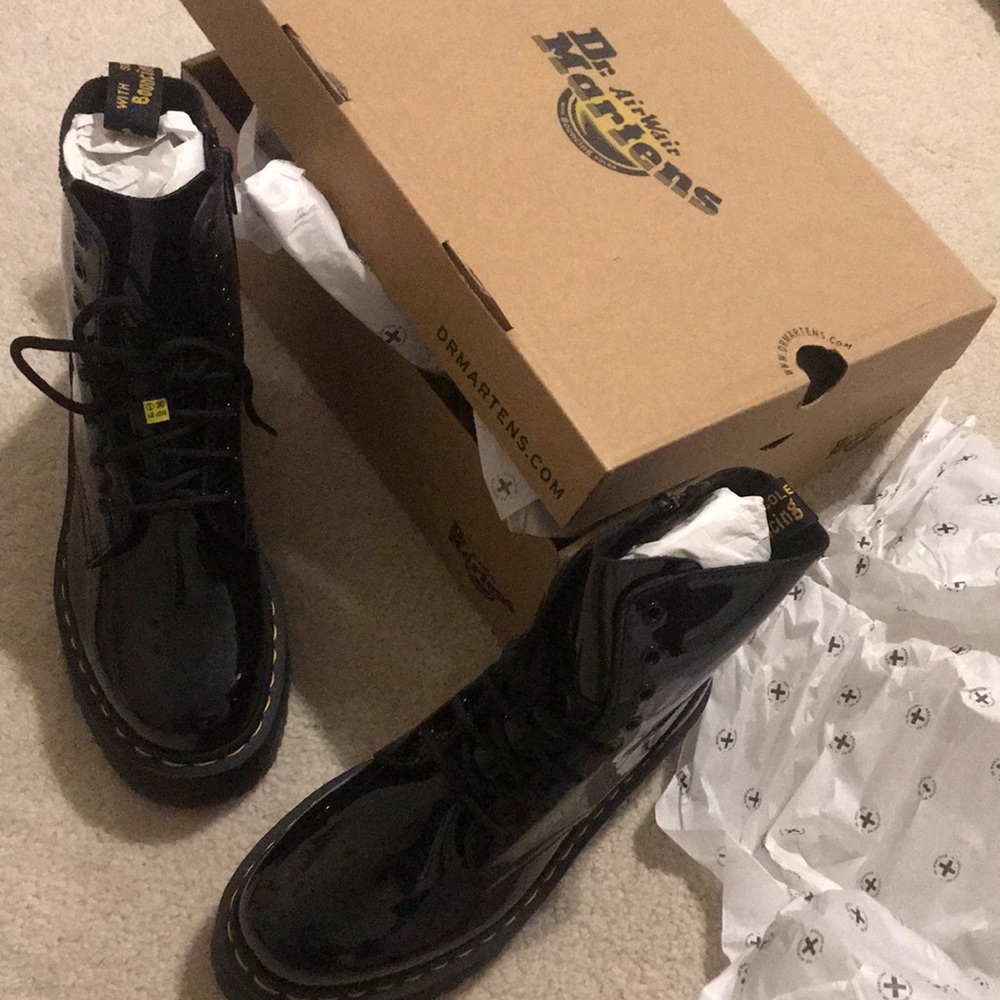 NWT NEVER WORN DR MARTENS JADON